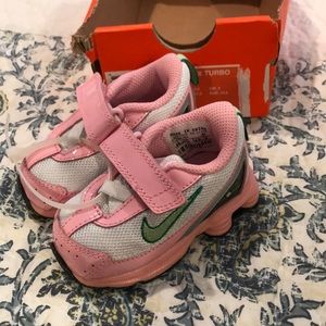 NWT Nike baby shoes size 3!